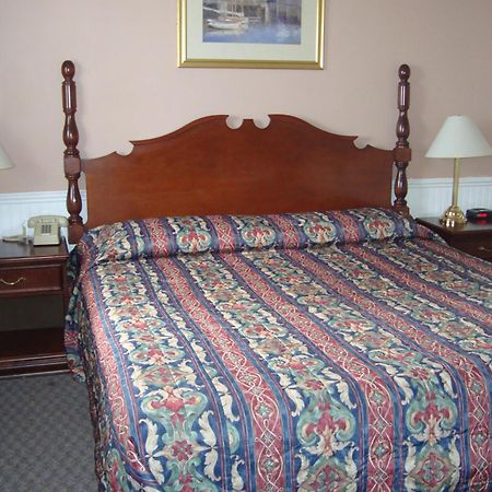 Royal Napanee Inn Greater Napanee Экстерьер фото