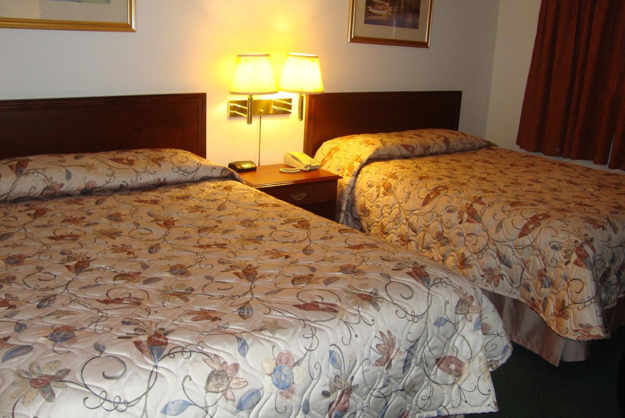 Royal Napanee Inn Greater Napanee Экстерьер фото