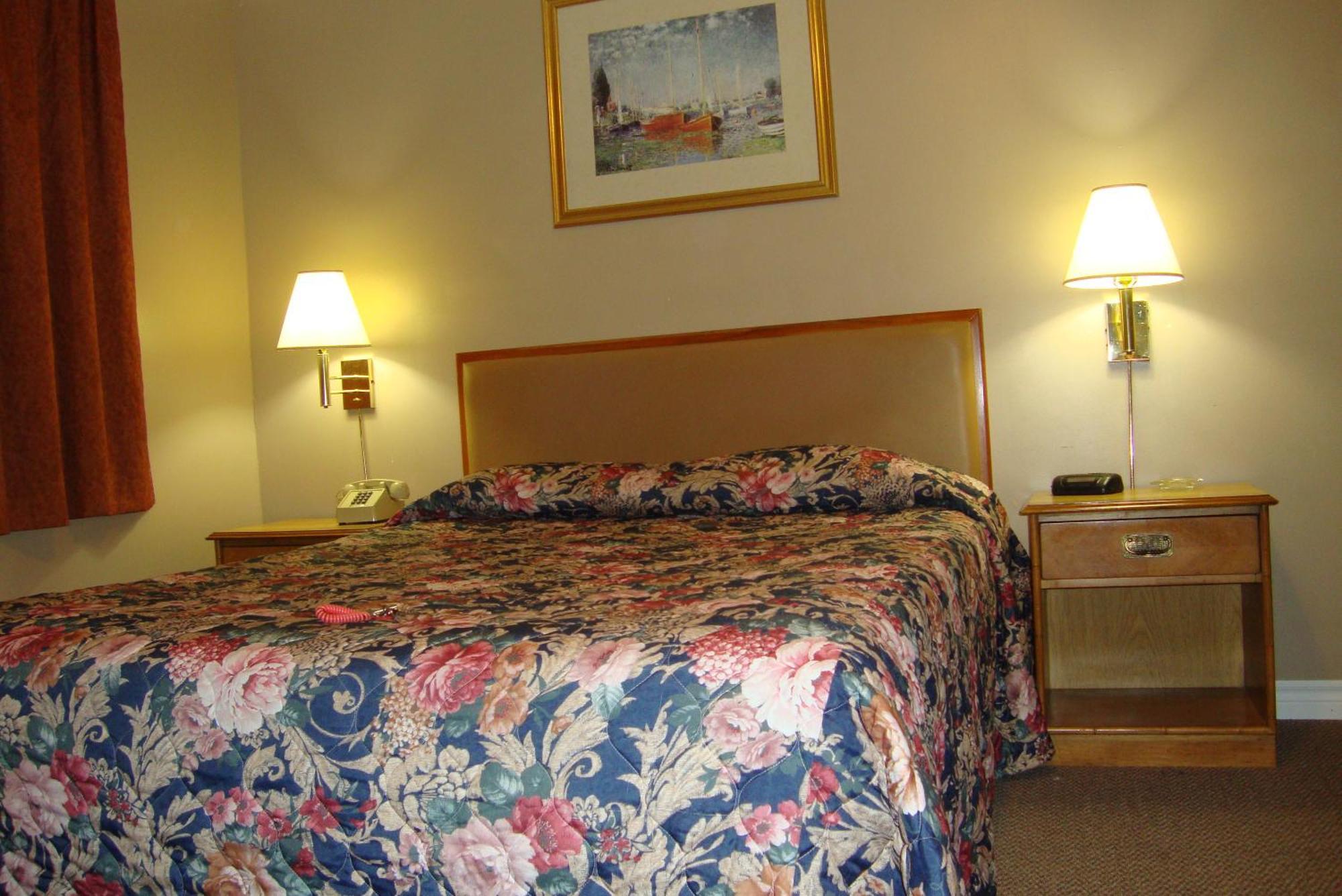 Royal Napanee Inn Greater Napanee Экстерьер фото