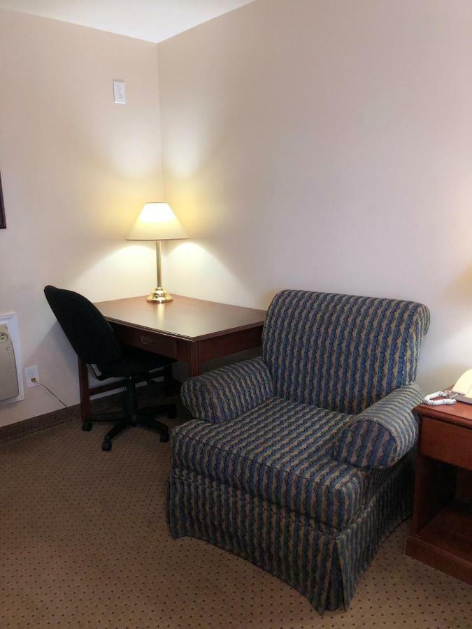 Royal Napanee Inn Greater Napanee Экстерьер фото